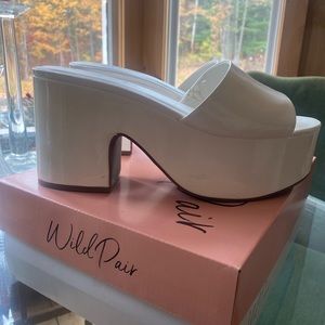 Im obsessed ! Last pair so I had to buy them …I thought “maybe”  still to big ..